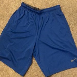 Nike men’s large blue basketball shorts